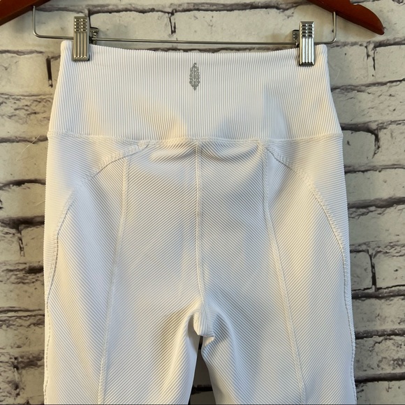 Free People Movement High-rise 7/8 Ruffle Me Up Leggings In White- Size Small - Picture 5 of 11